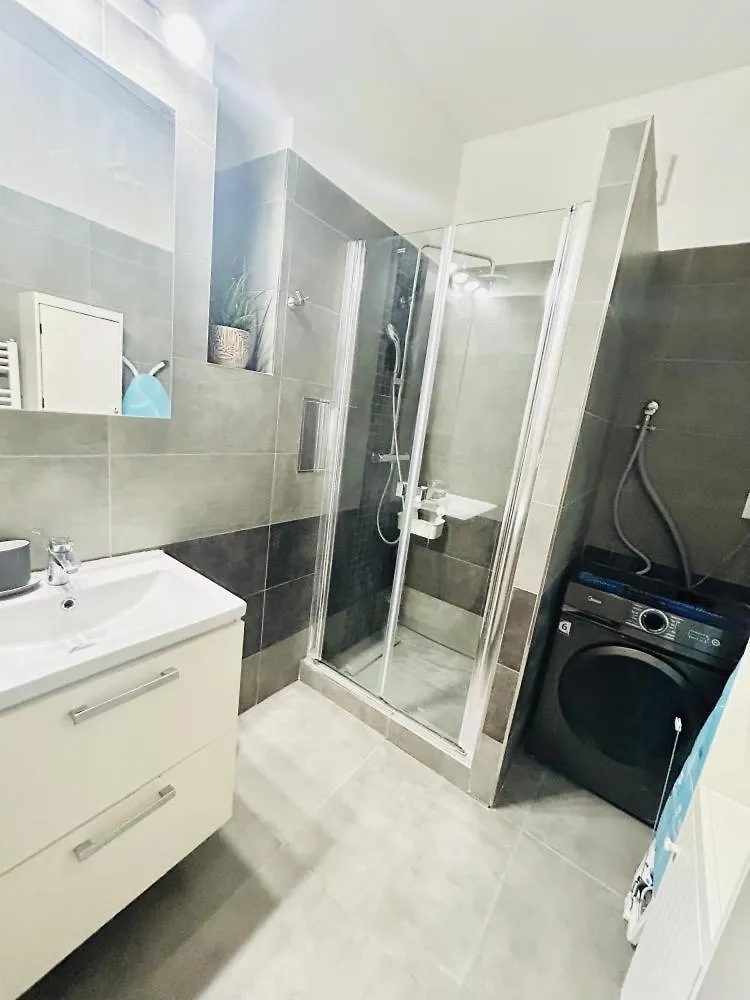 Helen Homestay Prague 2 Apartamento